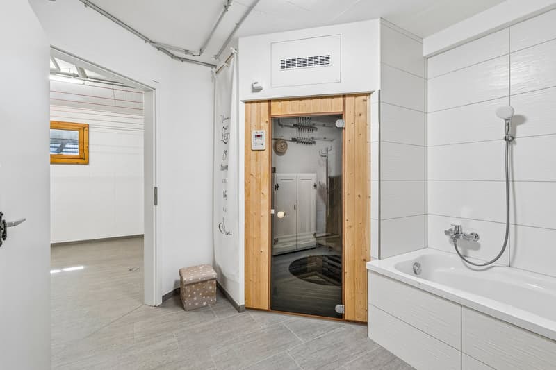 Wohnen mit Weitblick – freistehendes 7-Zimmer-Einfamilienhaus (21)