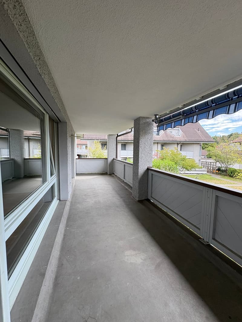 Renovierte helle 4.5-Zimmer-Dachgeschosswohnung mit Balkon in Bassersdorf (5)
