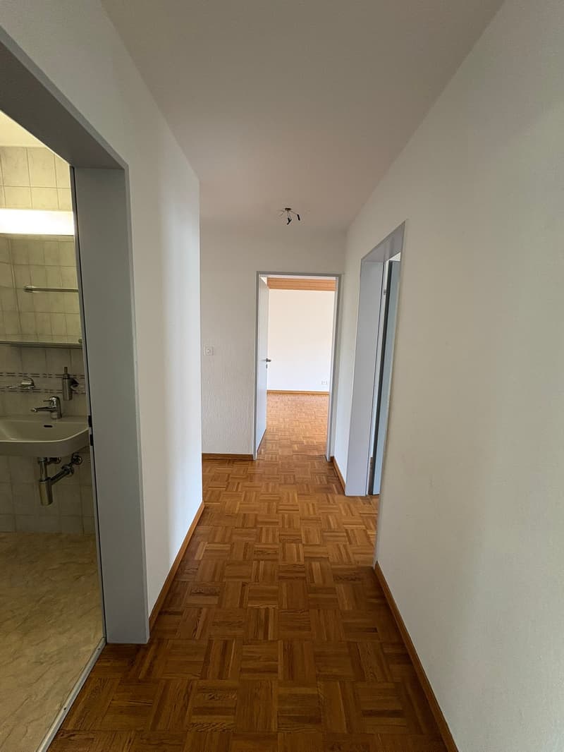 Renovierte helle 4.5-Zimmer-Dachgeschosswohnung mit Balkon in Bassersdorf (13)