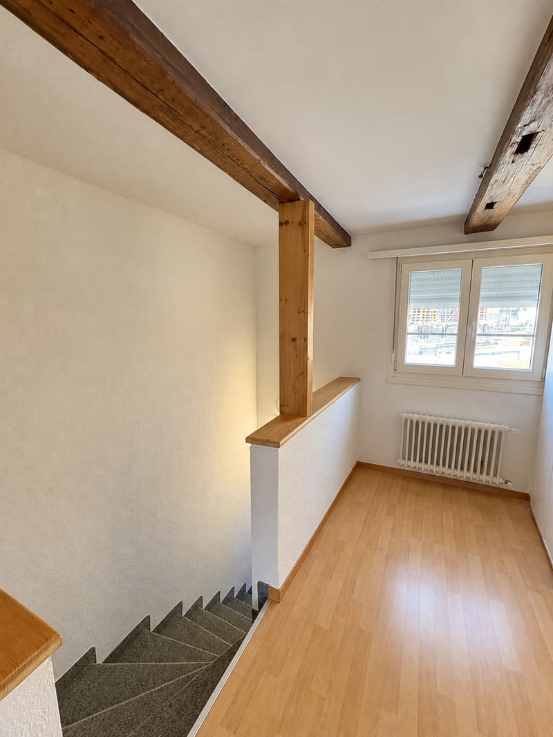 Grosszügige 3-Zimmer-Dachwohnung mit ca. 100 m² und Balkon in Bassersdorf (4)