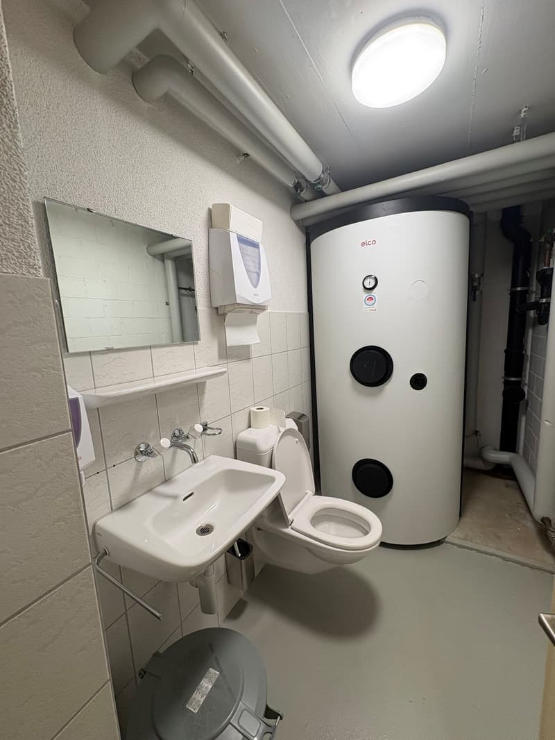 Vielseitig nutzbarer Hobby-, Bastel- oder Lagerraum mit 33 m² (3)