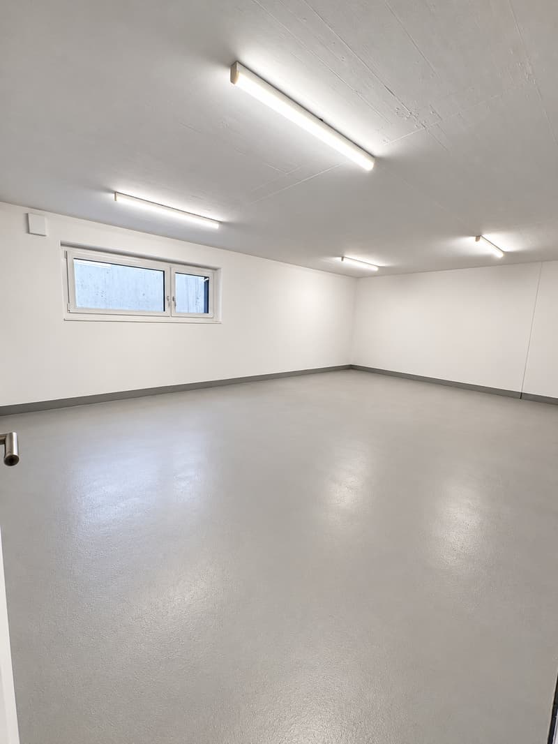 Vielseitig nutzbarer Hobby-, Bastel- oder Lagerraum mit 34.5 m² (1)