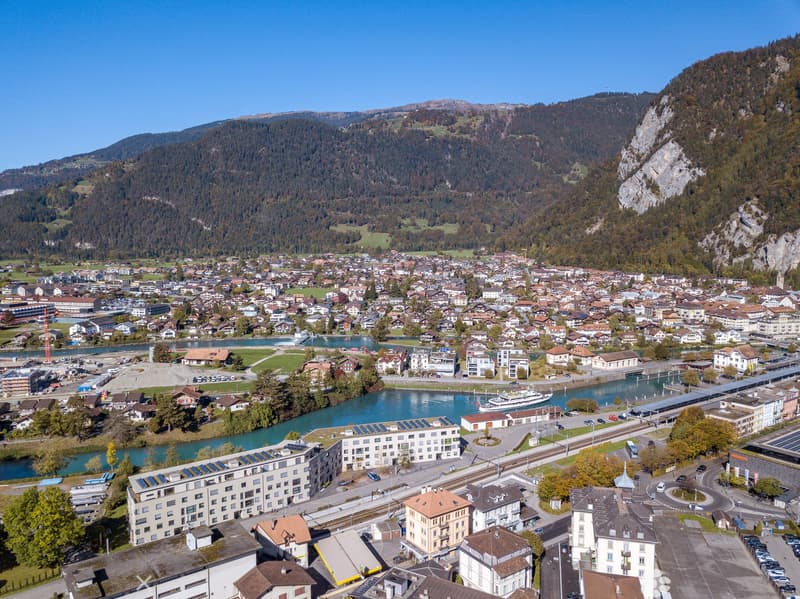 Grosszügige 4 1/2-Zimmerwohnung mit schöner Aussicht (2)