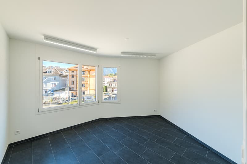 Grosszügige 4 1/2-Zimmerwohnung mit schöner Aussicht (8)