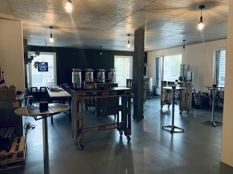 Spazio commerciale versatile in posizione centrale (1)