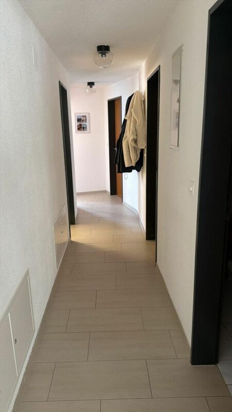 grosszügige 4.5-Zimmer-Wohnung mit Balkon im Zentrum von Vilters (5)