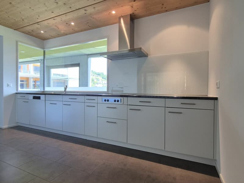 Betreutes Wohnen: moderne 2.5 Zimmerwohnung mit modernem Ausbau und schönem Balkon (1)