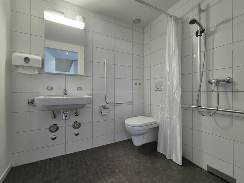 Betreutes Wohnen: moderne 2.5 Zimmerwohnung mit modernem Ausbau und schönem Balkon (6)