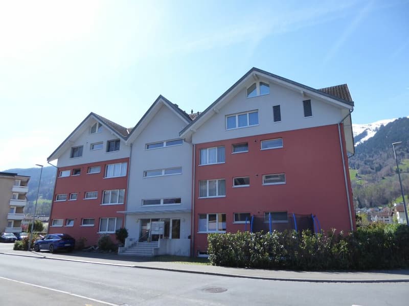 familienfreundliche und grosszügige 6-Zimmer-Maisonette-Wohnung (23)