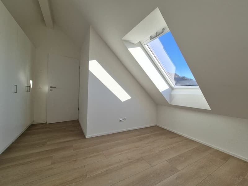 neuwertige 4.5-Zimmer-Maisonette-Wohnung mit Loggia an zentraler Lage in Mels (5)