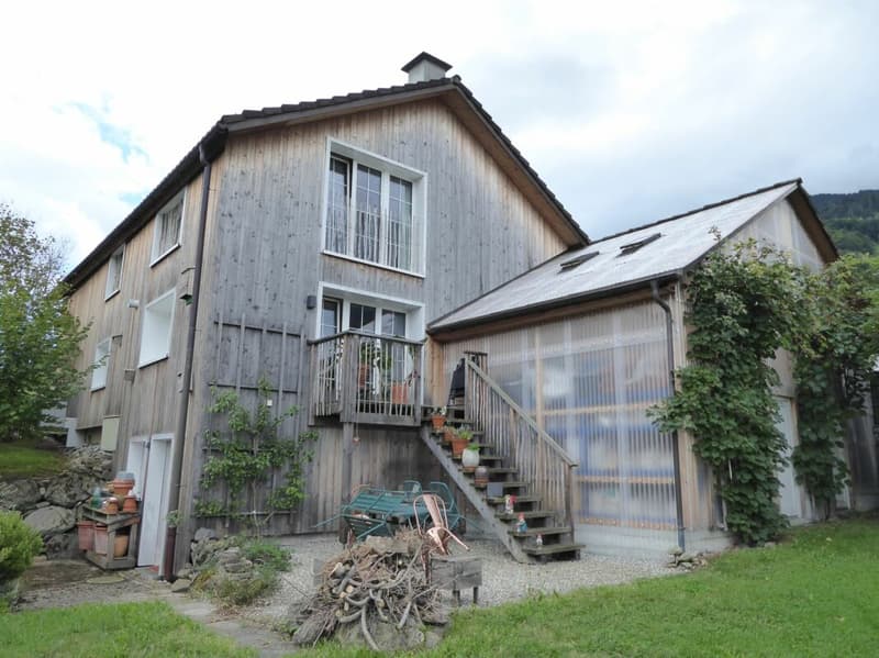 5-Zimmer-Einfamilienhaus mit angebautem Schopf und grosszügigem Umschwung (1)