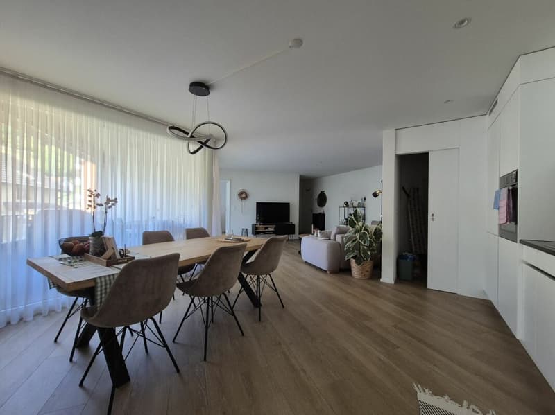 neuwertige 3.5-Zimmer-Wohnung an zentraler Lage (2)