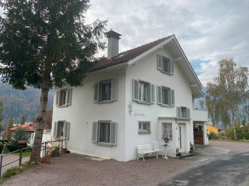 Ruhige Hanglage im Weinberg: Exklusive 4-Zimmer-Wohnung mit grosszügigem Parkangebot (8)