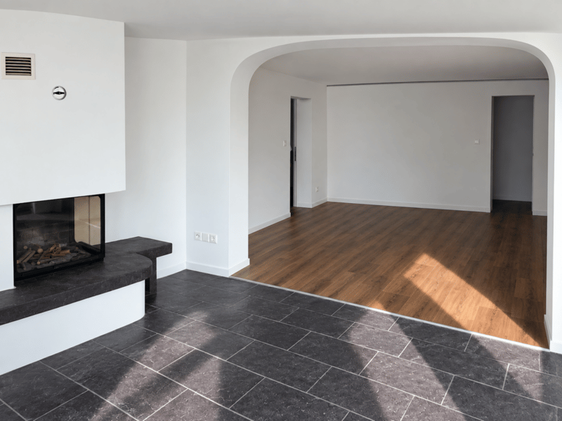 Ruhige Hanglage im Weinberg: Exklusive 4-Zimmer-Wohnung mit grosszügigem Parkangebot (1)