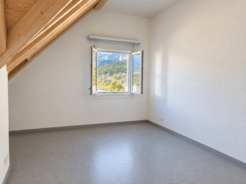 4 1/2-Zimmer-Maisonettewohnung an zentraler Lage (7)