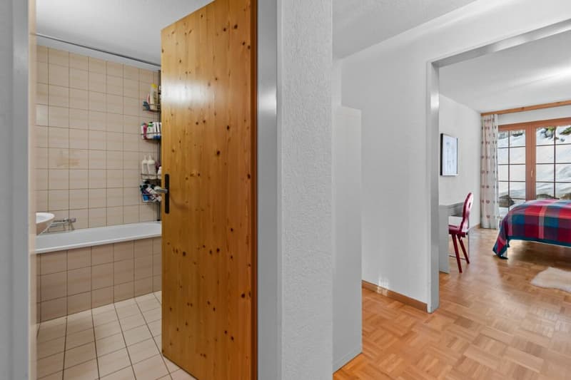 4 1/2-Zimmer-Ferienwohnung mit eigener Sauna und einem Tiefgaragenplatz (13)