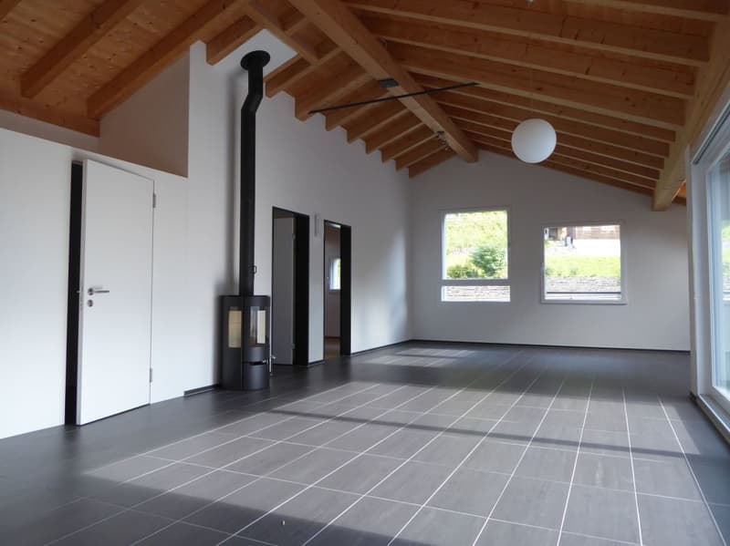 moderne 4 1/2-Zimmer-Dachwohnung mit Holzofen und Balkon (3)
