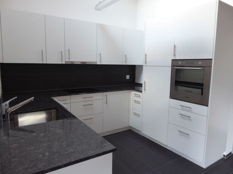 moderne 4 1/2-Zimmer-Dachwohnung mit Holzofen und Balkon (6)