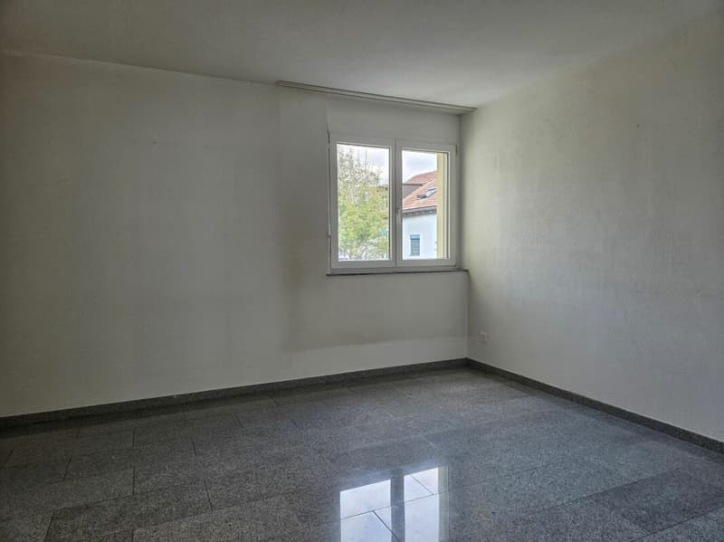 schöne 5.5 Zimmerwohnung an ruhiger Lage (4)