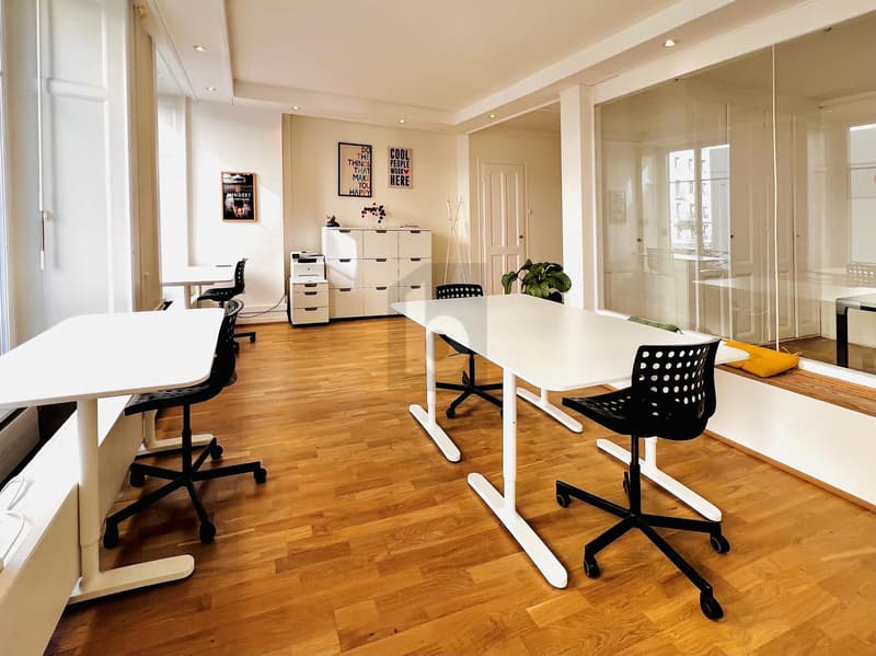 JOLI BUREAU DISPONNIBLE À UNE BELLE ADRESSE (4)