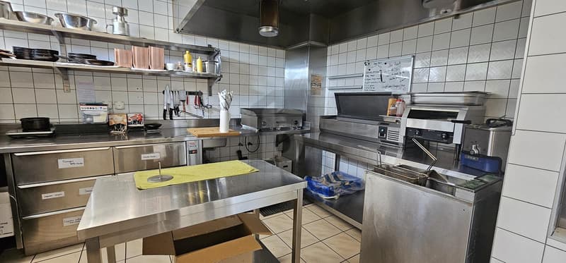 RESTAURANT BIEN SITUÉ AU CENTRE MIGROS (5)