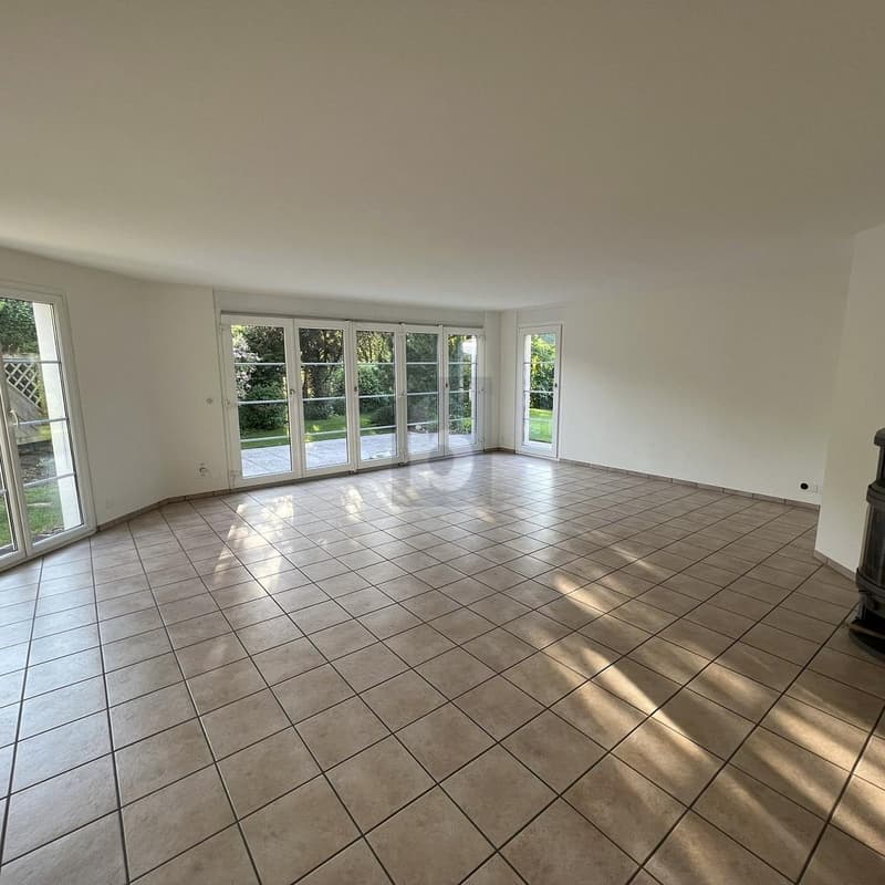 FAMILIENFREUNDLICH MIT SONNIGEM GARTEN! (2)