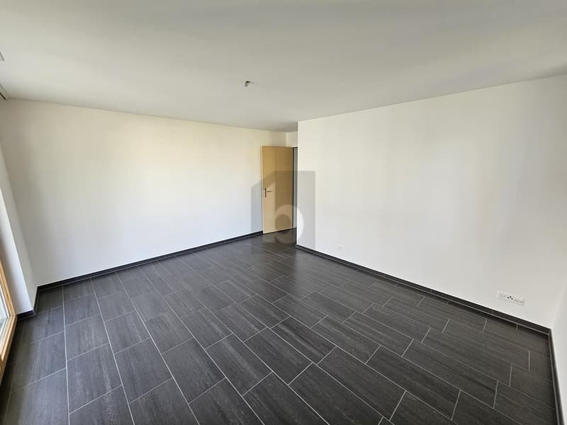 MODERN MIT SONNIGEM BALKON (5)