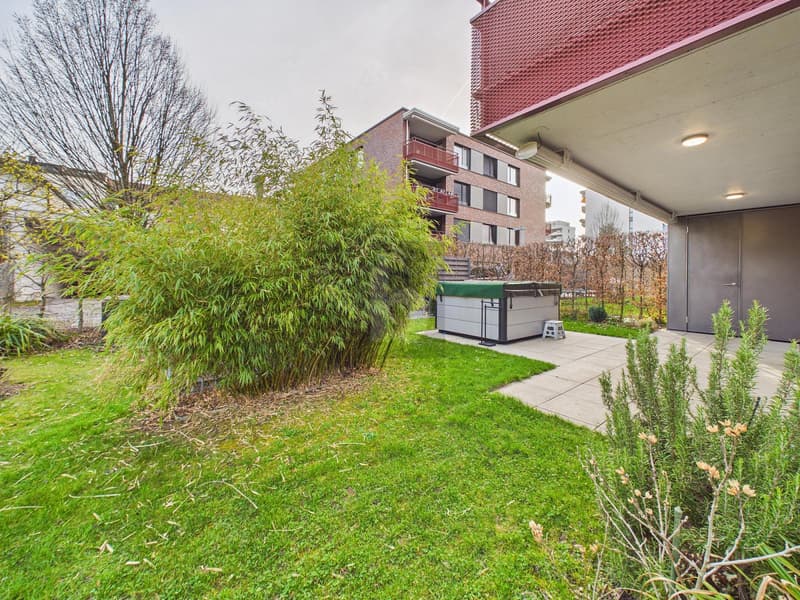 MIT GARTEN, WHIRLPOOL UND TIEFGARAGENPARKPLATZ (5)
