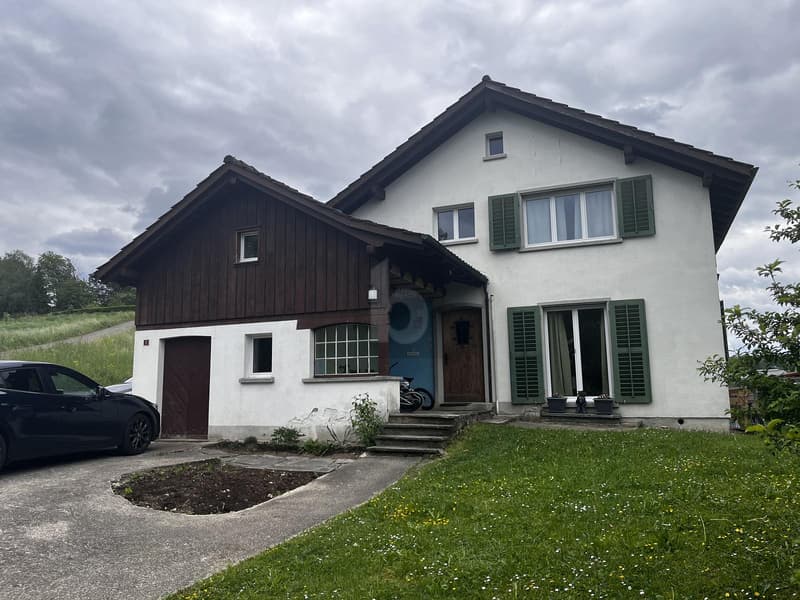 FAMILIENFREUNDLICH MIT GROSSEM GARTEN (1)