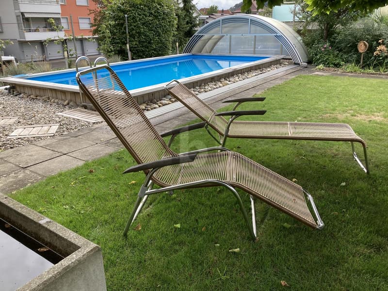 GROSSZÜGIG, LICHTDURCHFLUTET MIT EIGENEM POOL (1)