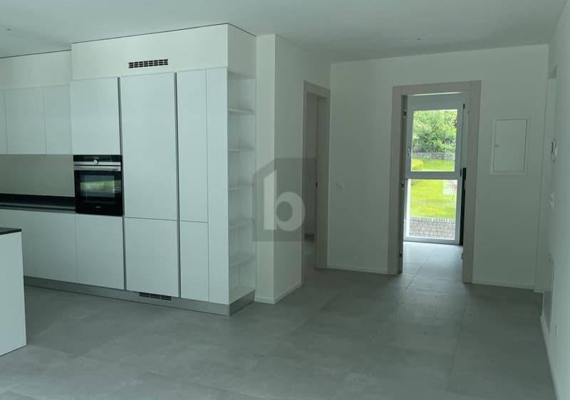 SOLEGGIATO CON BELLA VISTA APERTA (3)