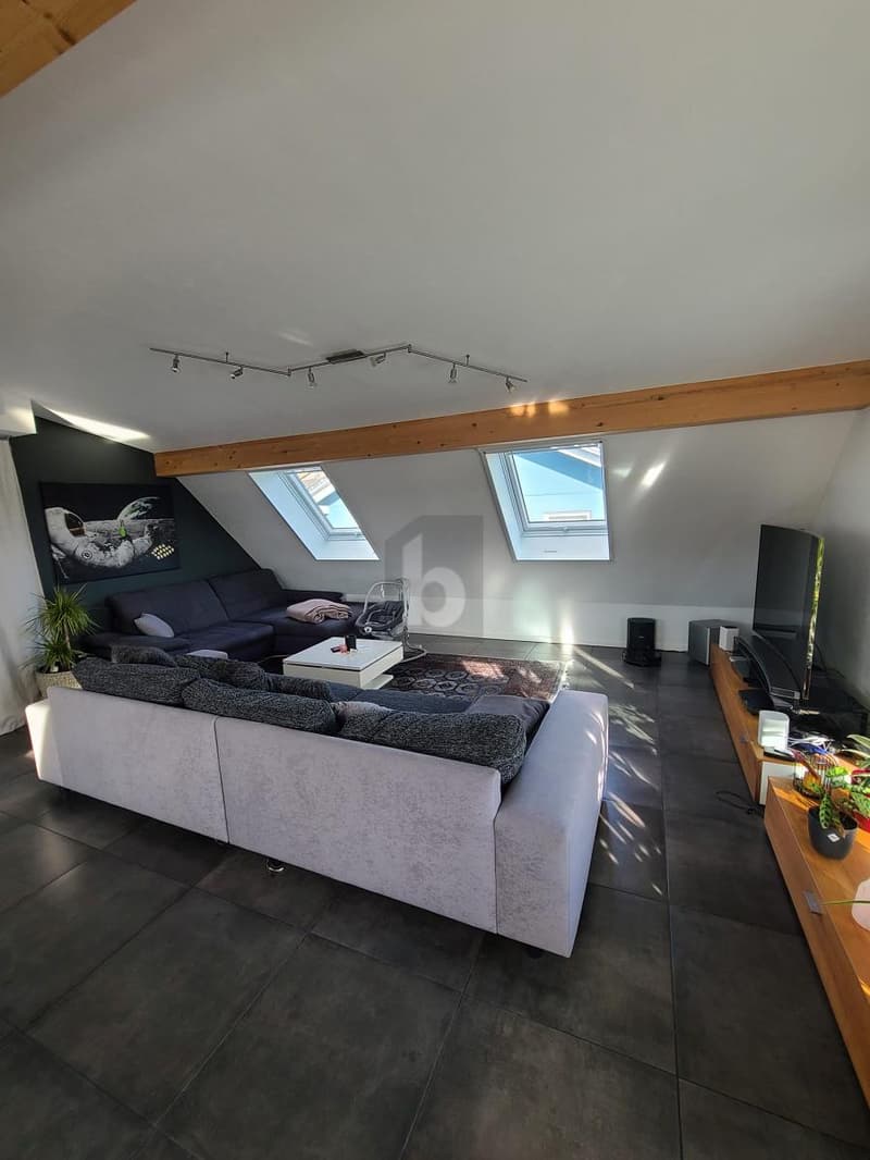 SONNIG, KLIMATISIERT MIT BALKON UND E-LADESTATION (4)