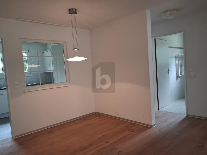 RUHIG MIT GEMÜTLICHEM SITZPLATZ (2)