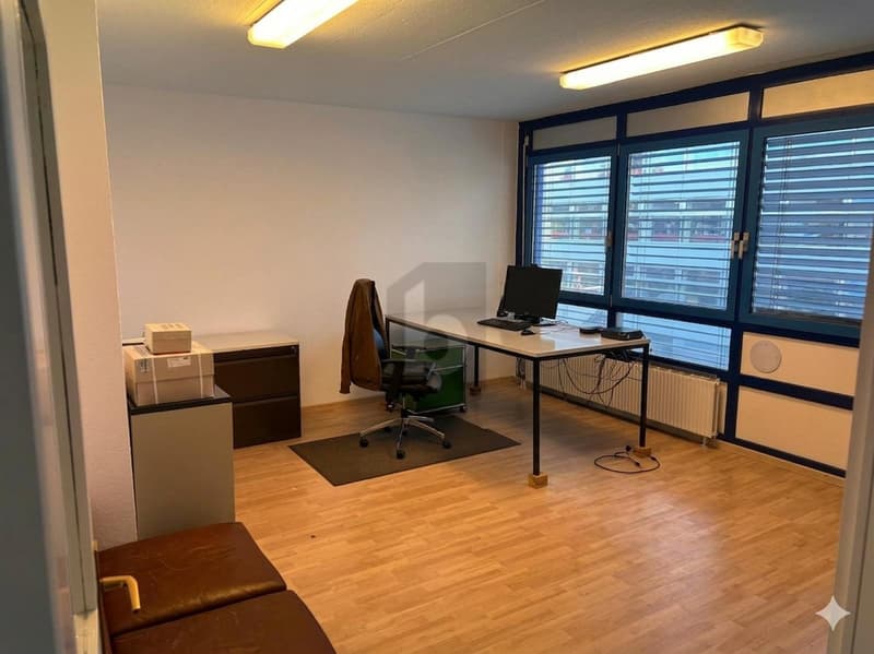 ESPACE DE TRAVAIL EN ZONE ARTISANALE À SOUS-LOUER (3)