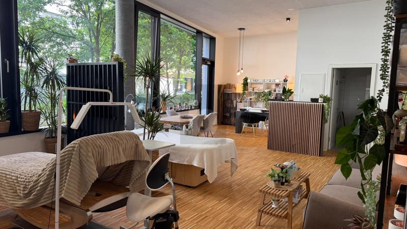 LICHTDURCHFLUTET UND MODERN (3)