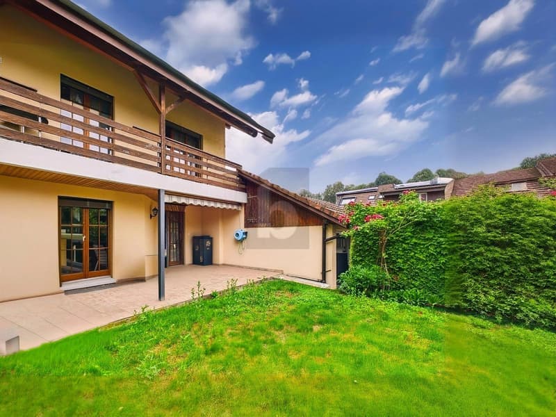 FAMILIENFREUNDLICH MIT SONNIGEM GARTEN (2)