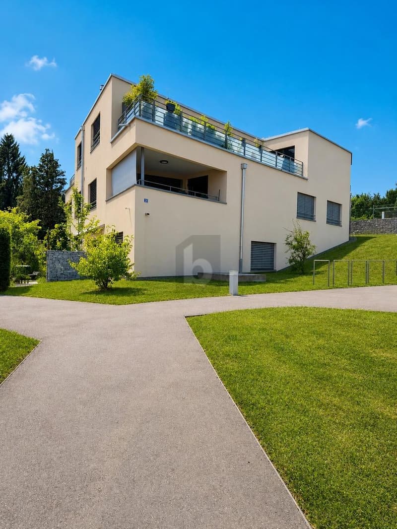 EXKLUSIV MIT ZWEI TERRASSEN (1)