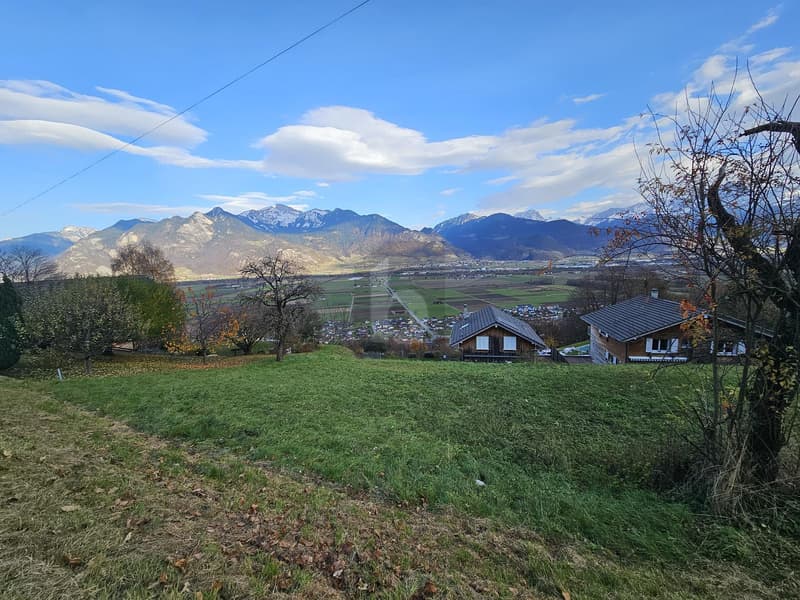 TRÈS ENSOLEILLÉ AVEC VUE SUR LES MONTAGNES (5)