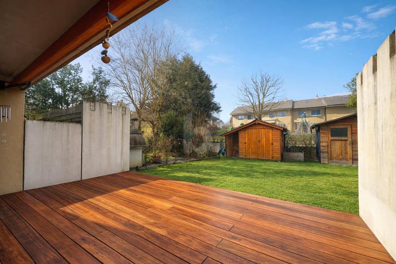 MODERN UND FAMILIENFREUNDLICH MIT GROSSEM GARTEN (1)