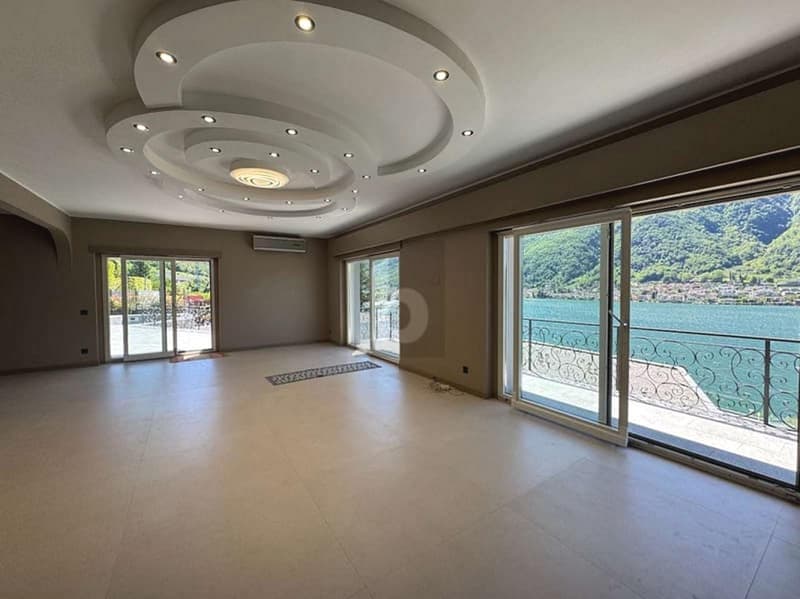 SPAZIOSA ED ELEGANTE CON PISCINA E VISTA LAGO (1)