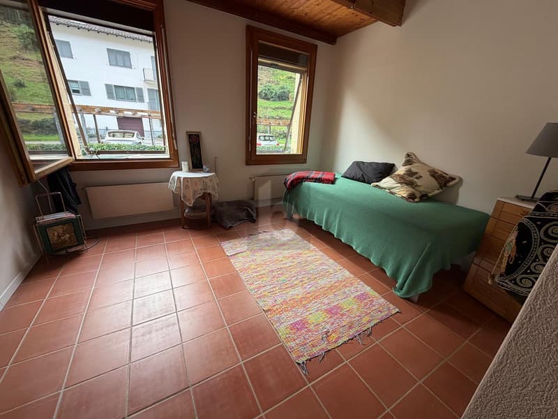 SU DUE PIANI CON CORTILE ANCHE SECONDARIA (4)