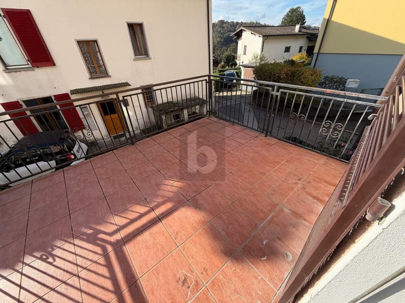 IMMERSA NELLA NATURA CON TERRAZZA (3)