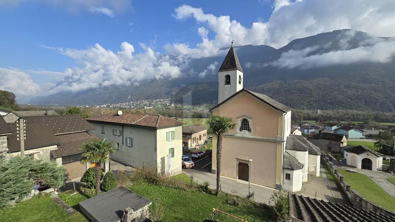 SPAZIOSA E SOLEGGIATA CON AMPIO GIARDINO (4)