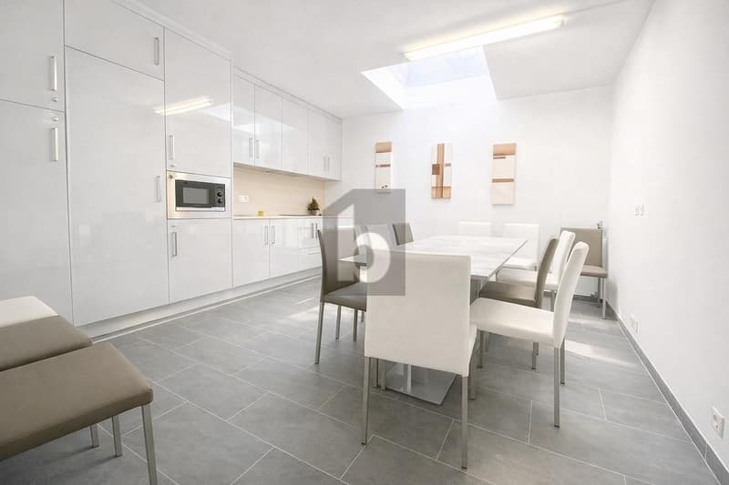 ÉTAGE BUREAUX À 4,39 % BRUT ET 35 PLACES DE PARC (3)