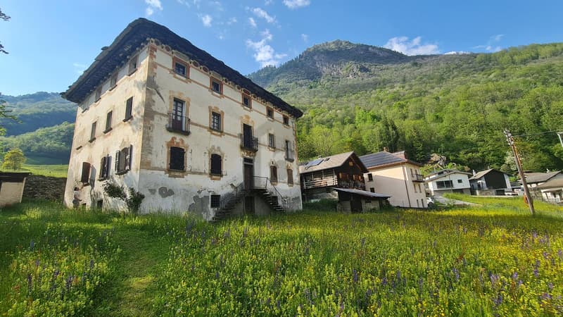 STORICA, SOLEGGIATA, CON VISTA (1)