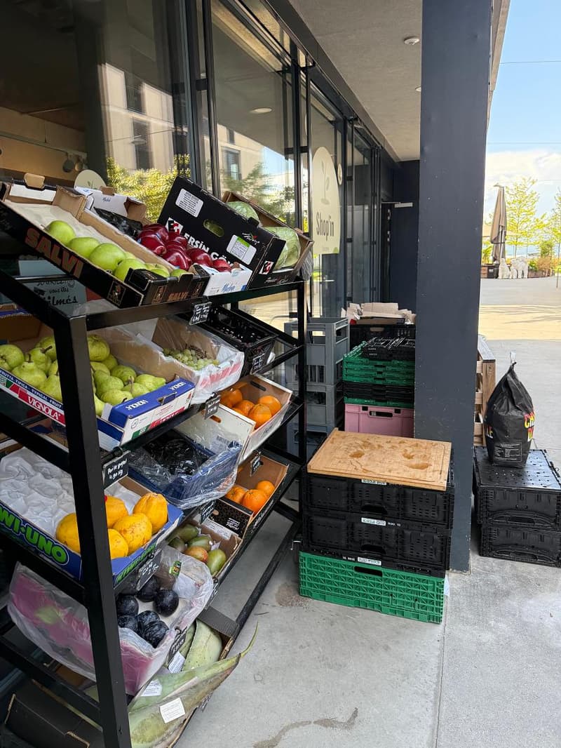 MODERNE AVEC CLIENTÈLE FIDÈLE (5)