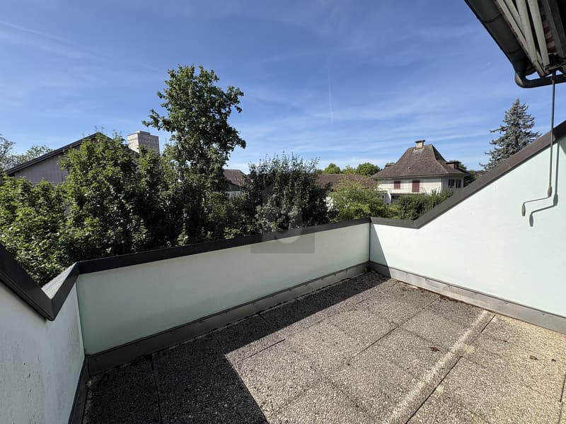 LICHTDURCHFLUTET MIT GROSSEM BALKON (5)