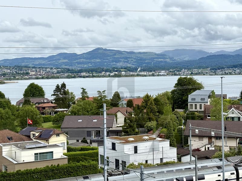 REPRÄSENTATIV MIT SEESICHT UND TERRASSEN (1)