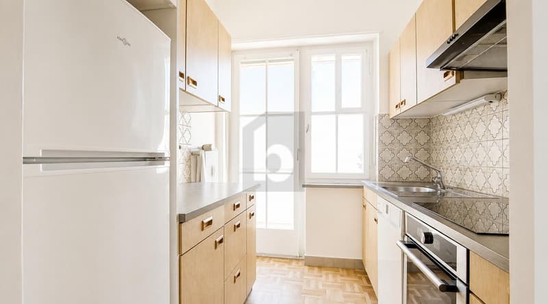 ZENTRALE LAGE, HELLE ZIMMER UND BALKON (3)