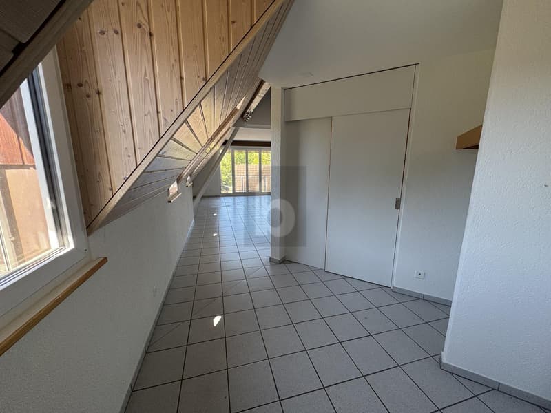 WOHNEN AUF ZWEI EBENEN MIT GALERIE UND BALKON (4)